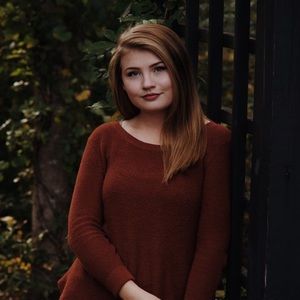 American Eagle Outfitters Orange Sweater Size Medium